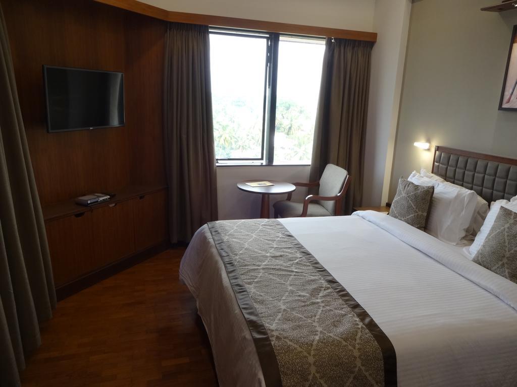 Keys Select By Lemon Tree Hotels, Malabar Gate, Kozhikode Bagian luar foto