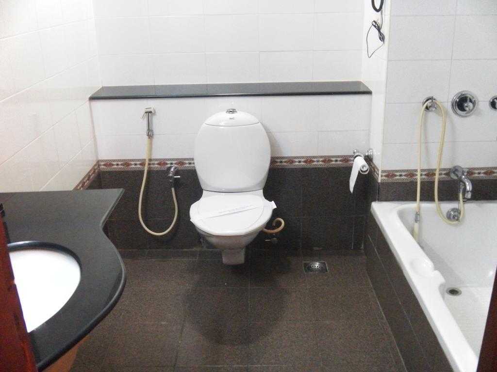Keys Select By Lemon Tree Hotels, Malabar Gate, Kozhikode Bagian luar foto